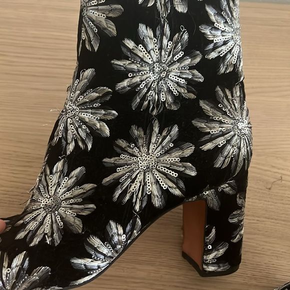 Marc Fisher Grazie Sequin Velvet Bootie Size 10 - Picture 5 of 5